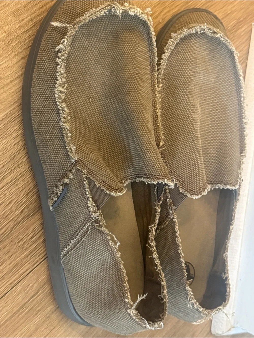 CROCS Men's Frayed Canvas Slip-On Loafers - Men’s Santa Cruz Slip-On Brown